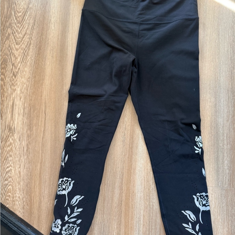 Athleta Black Elation Eyelet Leggings 7/8 - Picture 4 of 6